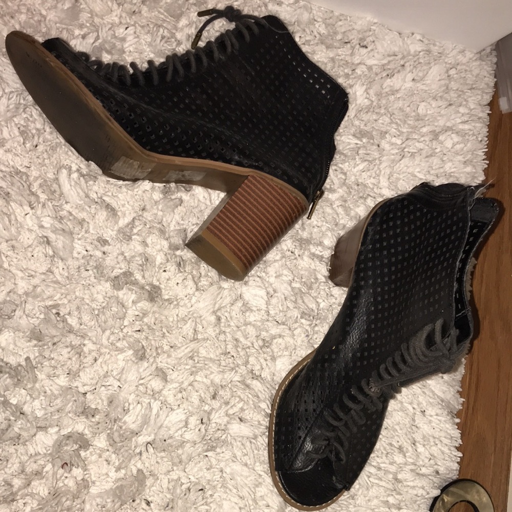 Black booties - Picture 2 of 9